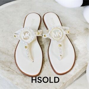 Michael Kors Aubrey Cut Out Thong Sandal Color Vanilla‎ Women's Size 7 M